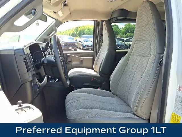 2025 Chevrolet Express Passenger RWD 3500 Extended Wheelbase LT