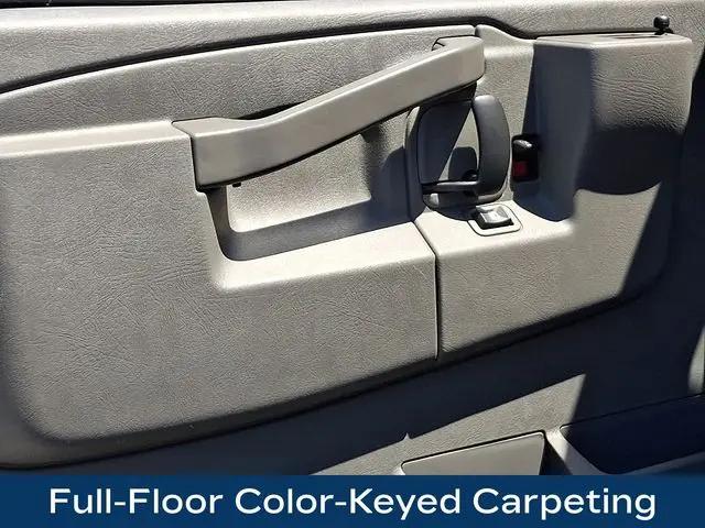 2025 Chevrolet Express Passenger RWD 3500 Extended Wheelbase LT