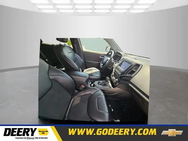 2019 Jeep Cherokee Altitude 4x4 for sale in Pleasent Hill, IA