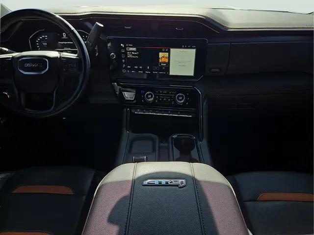 2024 GMC Sierra 2500HD 4WD Crew Cab Standard Bed AT4
