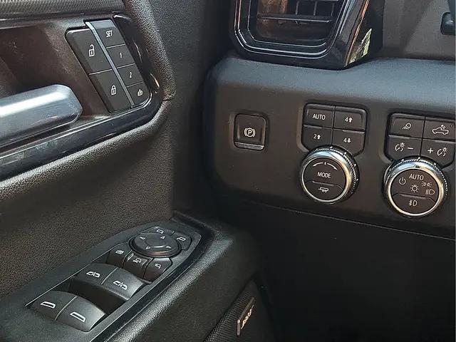 2024 GMC Sierra 2500HD 4WD Crew Cab Standard Bed AT4