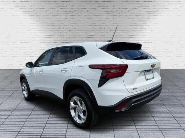 2025 Chevrolet Trax FWD LS