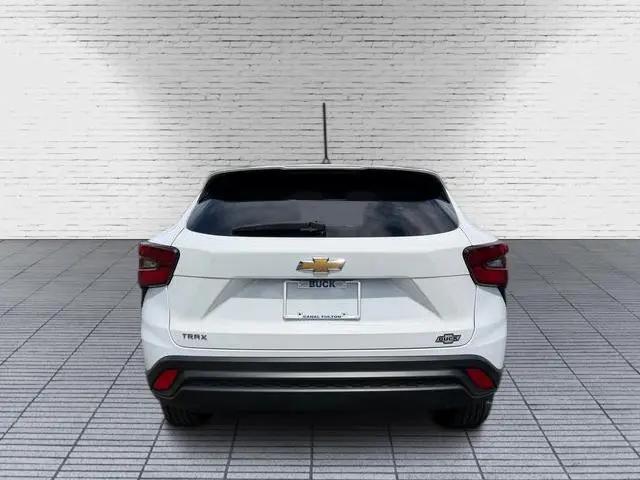 2025 Chevrolet Trax FWD LS