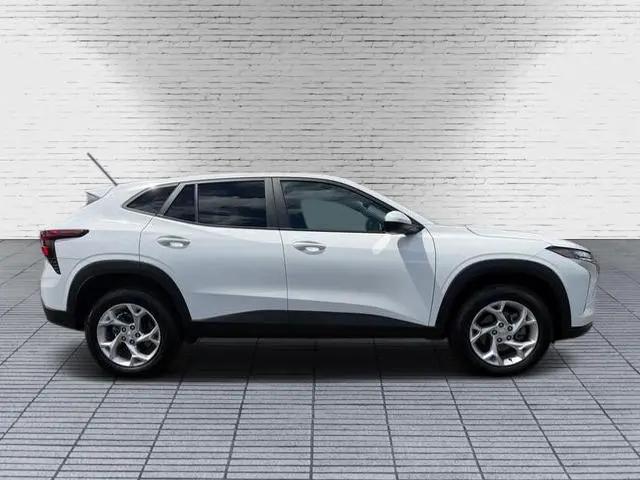 2025 Chevrolet Trax FWD LS