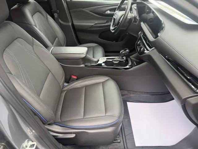 2025 Buick NV Sport Touring FWD