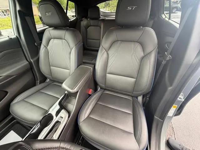 2025 Buick NV Sport Touring FWD