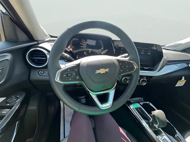 2026 Chevrolet Trax FWD LT