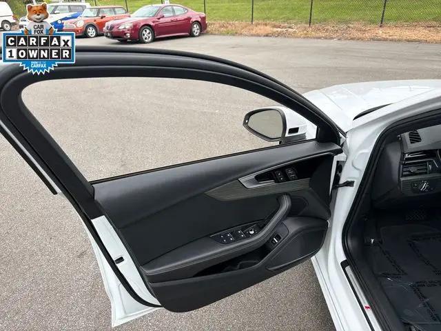 2023 Audi A4 Premium Plus 45 TFSI S line quattro S tronic