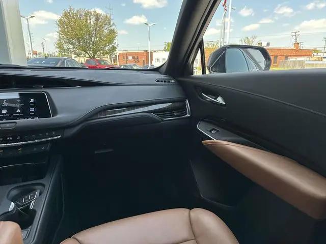 2023 Cadillac XT4 AWD Premium Luxury