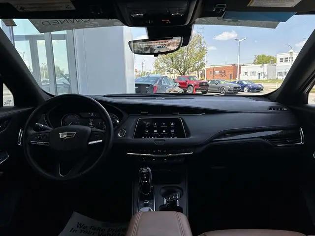 2023 Cadillac XT4 AWD Premium Luxury