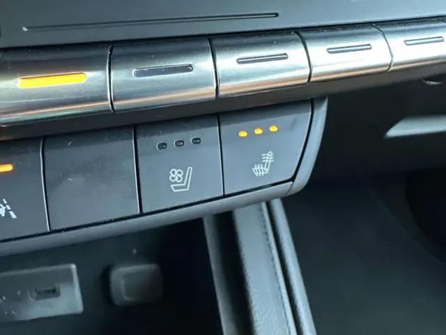2023 Cadillac XT4 AWD Premium Luxury