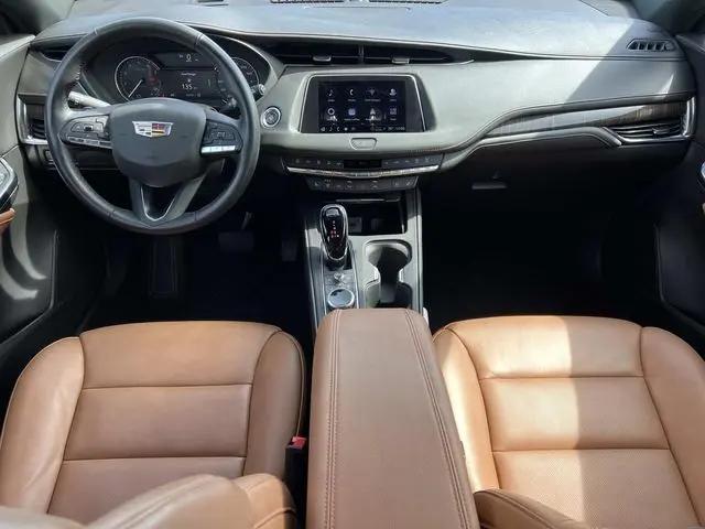 2023 Cadillac XT4 AWD Premium Luxury