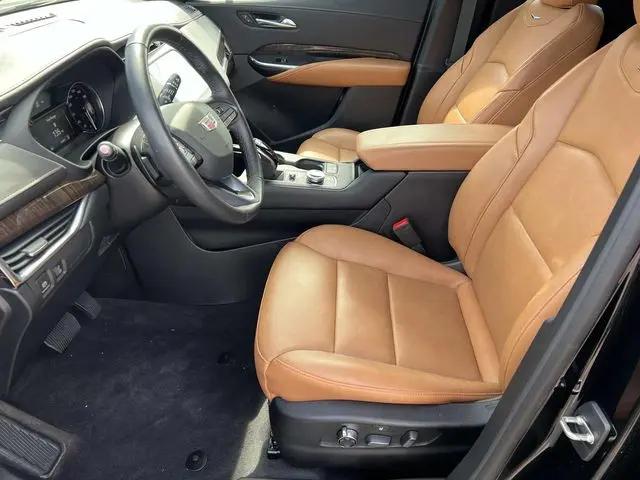 2023 Cadillac XT4 AWD Premium Luxury