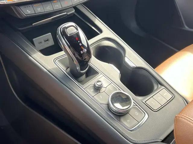 2023 Cadillac XT4 AWD Premium Luxury