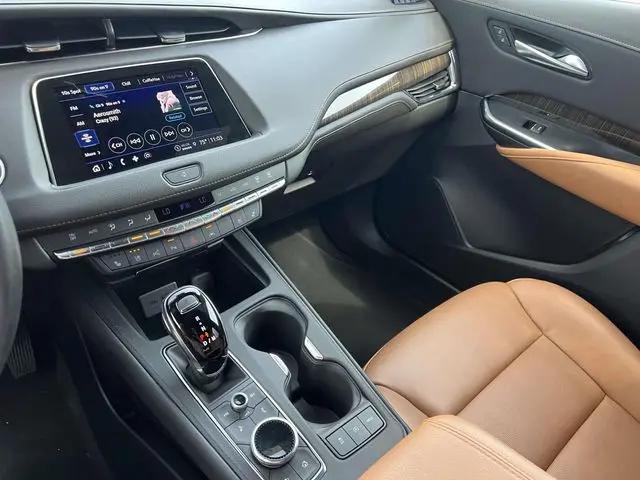 2023 Cadillac XT4 AWD Premium Luxury