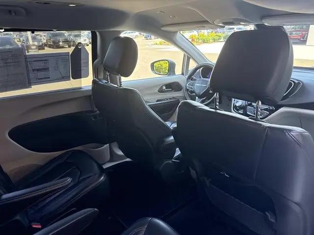 2022 Chrysler Pacifica Touring L