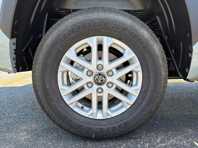 2026 Toyota Tundra SR5 CrewMax 5.5' Bed