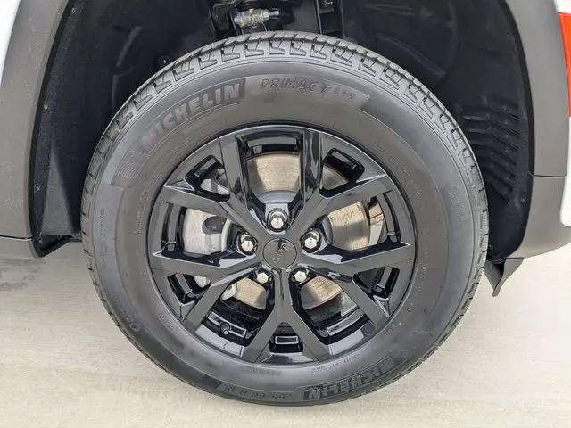 2026 Jeep Grand Cherokee L Altitude 4x2