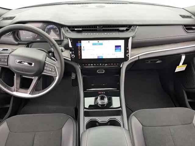 2026 Jeep Grand Cherokee L Altitude 4x2