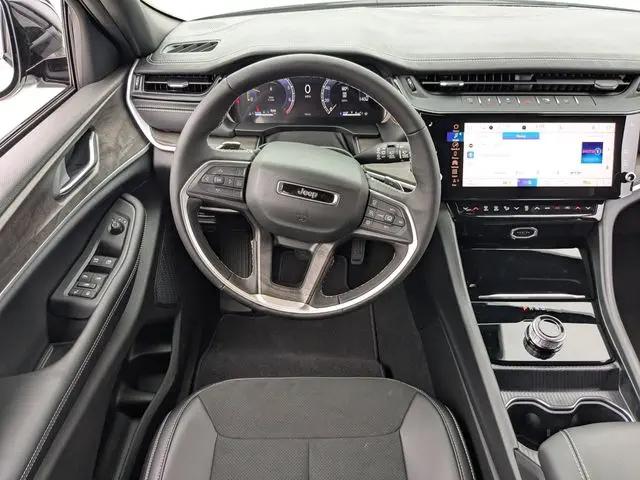 2026 Jeep Grand Cherokee L Altitude 4x2