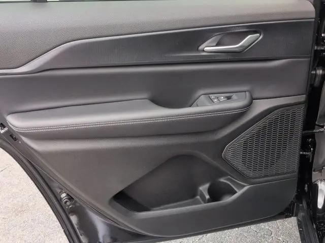 2026 Jeep Grand Cherokee L Altitude 4x4