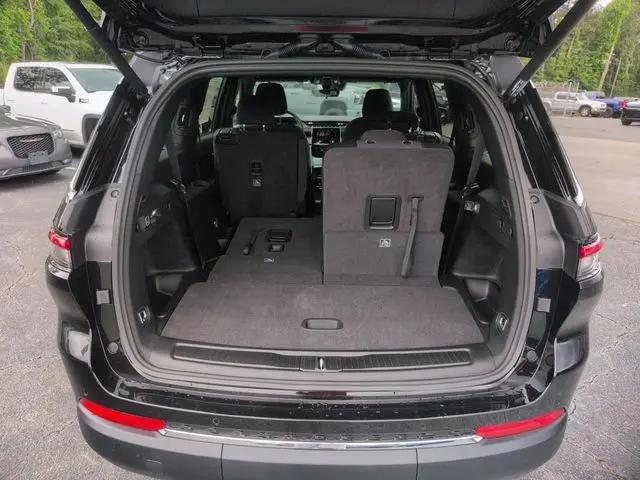 2026 Jeep Grand Cherokee L Altitude 4x4