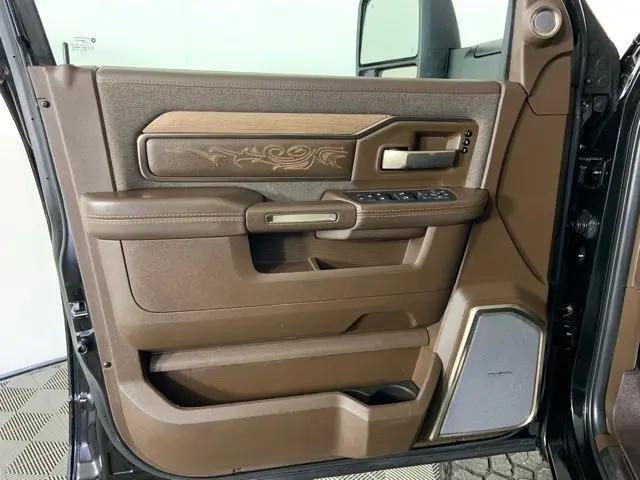 2025 Ram 3500 LimitedLimited Longhorn Mega Cab 4x4 6'4" Box