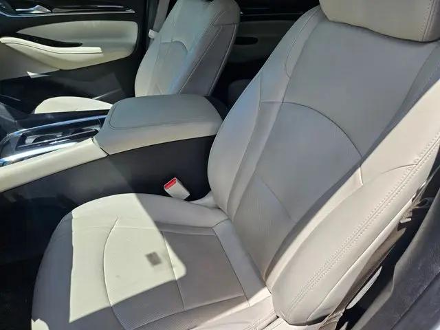 2023 Buick Enclave Essence FWD
