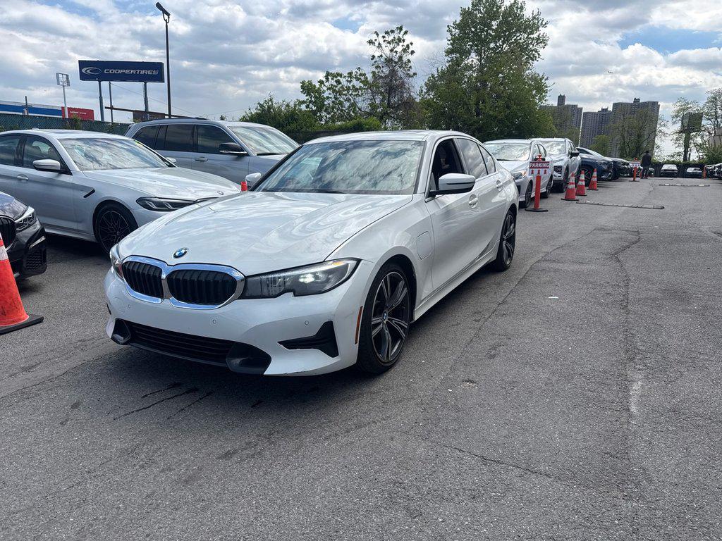 Alpine White 2021 BMW 3 Series 330e xDrive Hybrid Plug-in AWD Sedan All-Wheel Drive Automatic