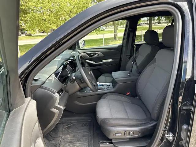 2023 Chevrolet Traverse AWD LT Cloth