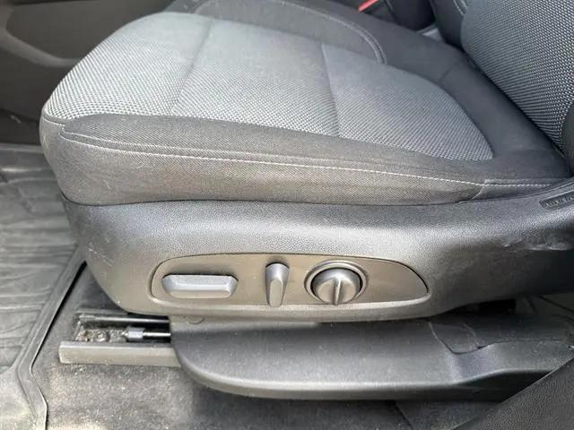 2023 Chevrolet Traverse AWD LT Cloth