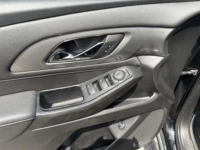 2023 Chevrolet Traverse AWD LT Cloth