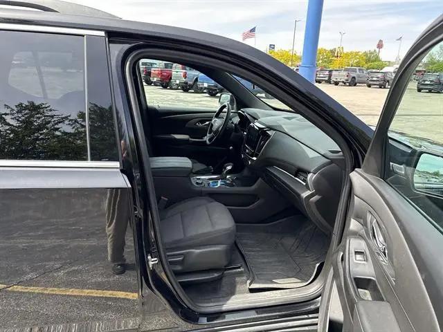 2023 Chevrolet Traverse AWD LT Cloth