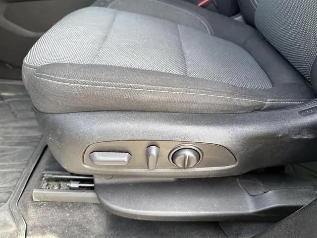 2023 Chevrolet Traverse AWD LT Cloth