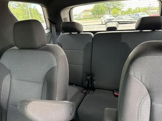 2023 Chevrolet Traverse AWD LT Cloth