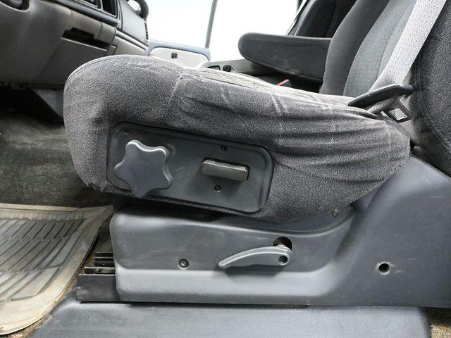 2002 Chevrolet Suburban LS