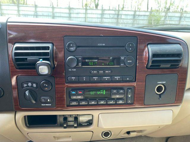 2005 Ford F-350 Lariat