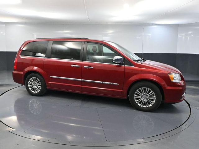 2016 Chrysler Town & Country Touring-L Anniversary Edition