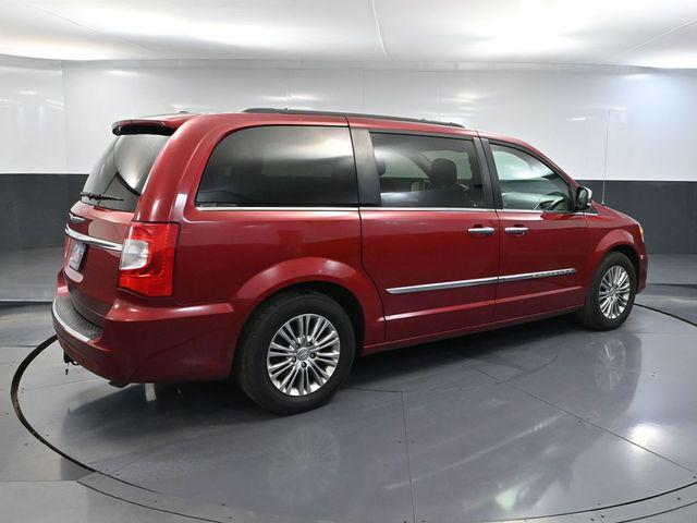 2016 Chrysler Town & Country Touring-L Anniversary Edition