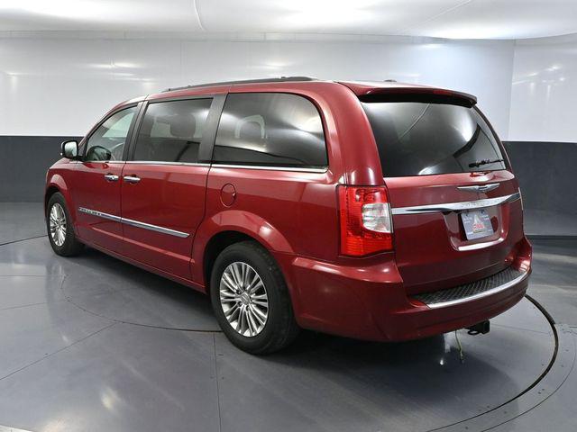 2016 Chrysler Town & Country Touring-L Anniversary Edition
