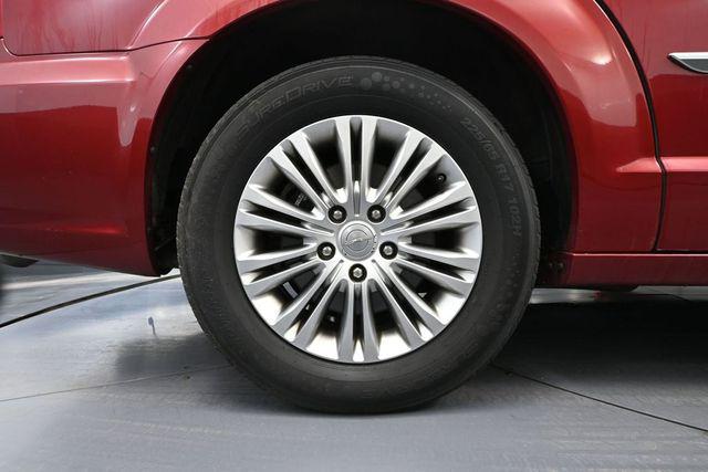 2016 Chrysler Town & Country Touring-L Anniversary Edition