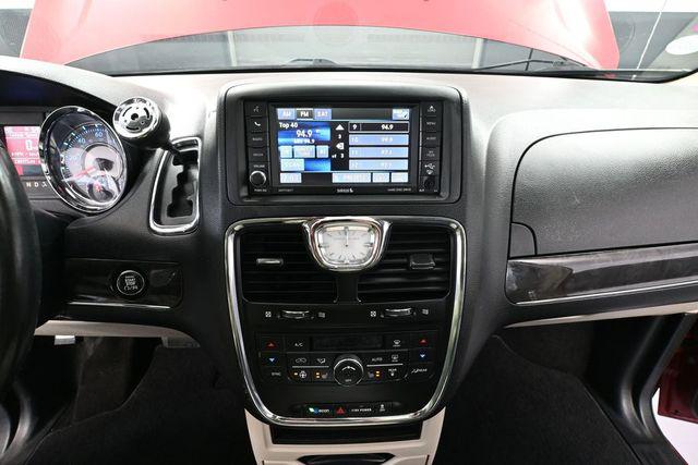 2016 Chrysler Town & Country Touring-L Anniversary Edition