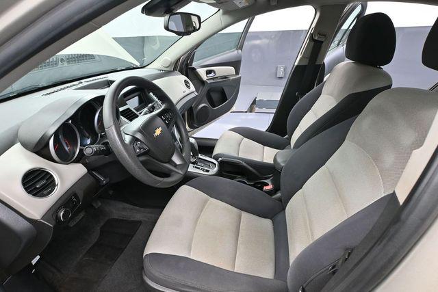 2013 Chevrolet Cruze LS Auto