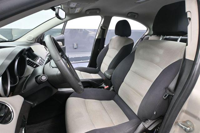 2013 Chevrolet Cruze LS Auto