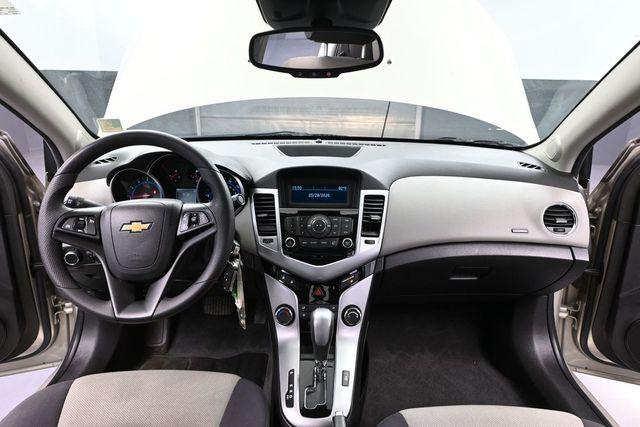 2013 Chevrolet Cruze LS Auto