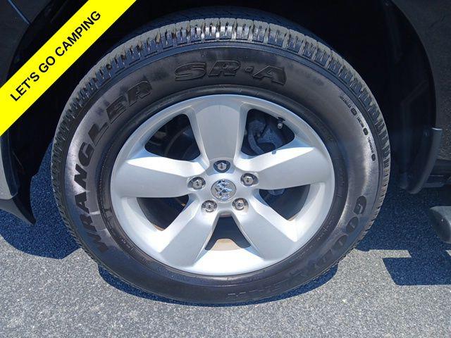 2024 RAM 1500 Classic Tradesman Crew Cab 4x4 57 Box 2024 RAM 1500 Classic Tradesman Crew Cab 4x4 57 Box