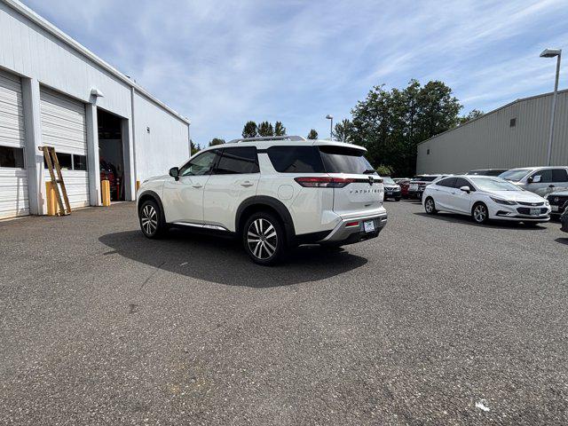2023 Nissan Pathfinder Platinum 4WD