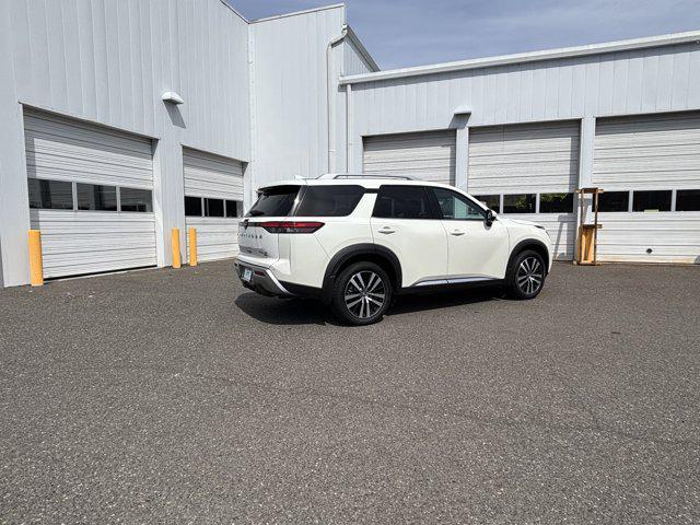 2023 Nissan Pathfinder Platinum 4WD