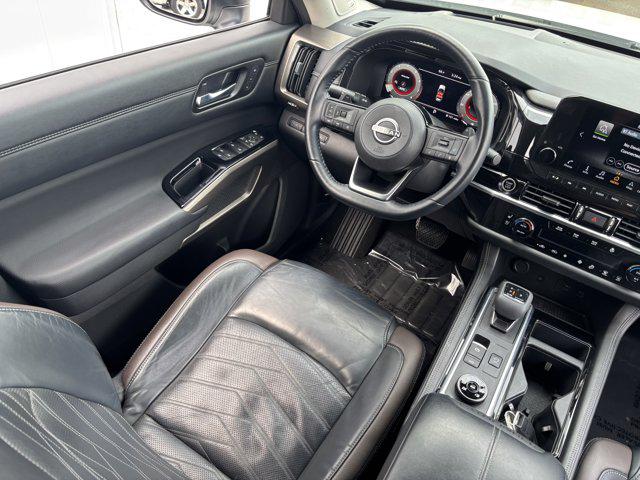 2023 Nissan Pathfinder Platinum 4WD