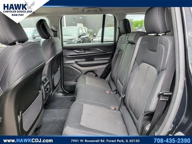 2023 Jeep Grand Cherokee Laredo 4x4